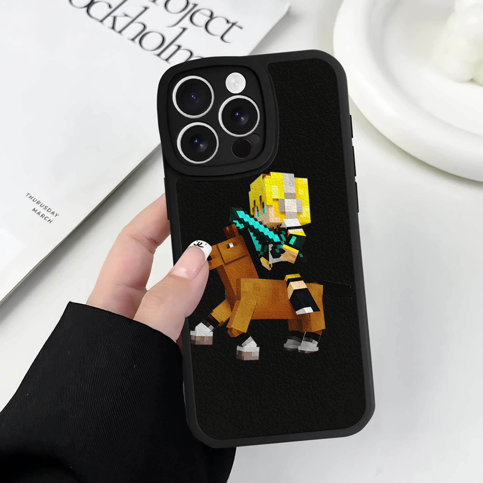 （画像用） マインクラフト ブロックの世界 Minecraft MC Block world 【iPhone 16シリーズ対応】シリコンスマホケース（レザー調） 材質：シリコン